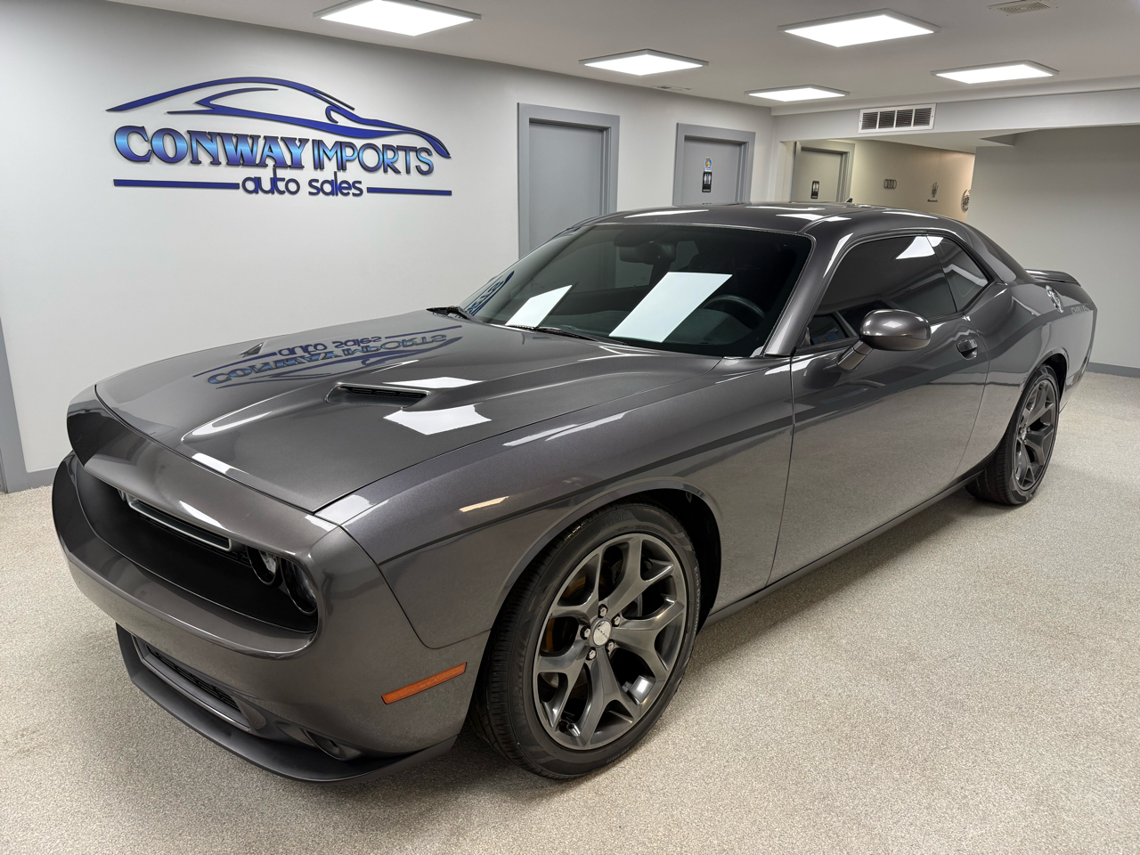 Dodge Challenger 2dr Cpe SXT Plus 2015