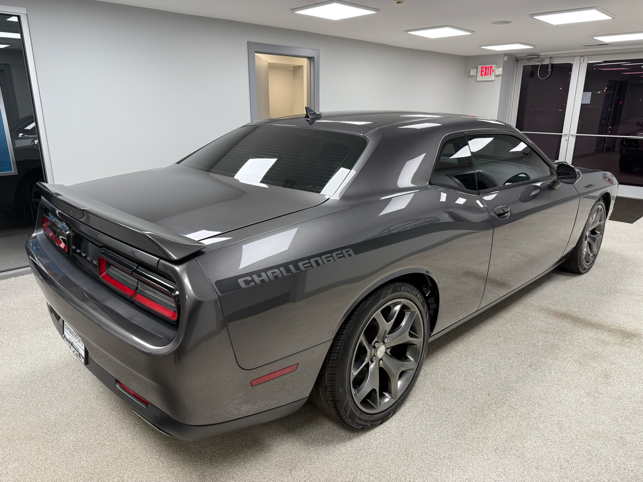Dodge Challenger 2dr Cpe SXT Plus 2015