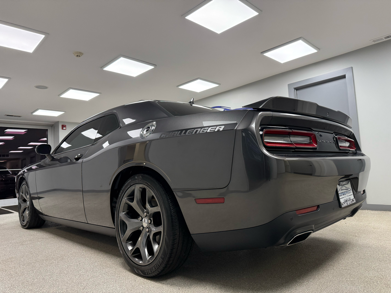 Dodge Challenger 2dr Cpe SXT Plus 2015