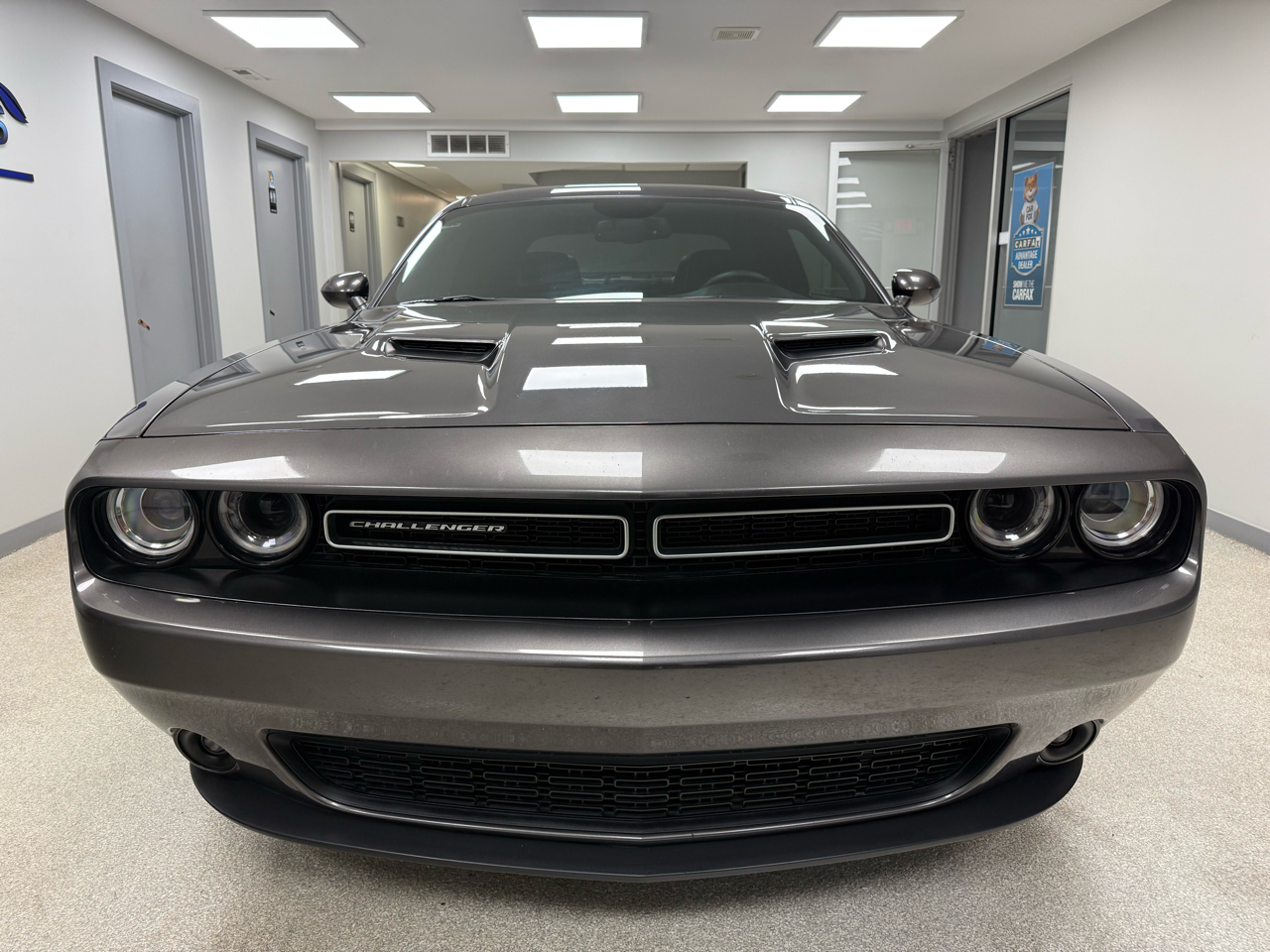 Dodge Challenger 2dr Cpe SXT Plus 2015