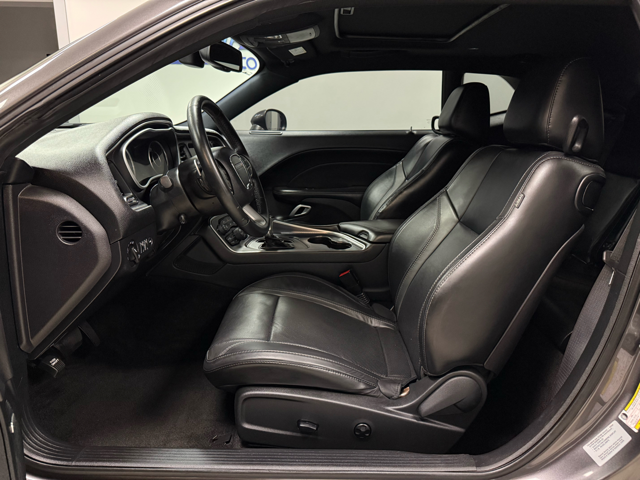 Dodge Challenger 2dr Cpe SXT Plus 2015