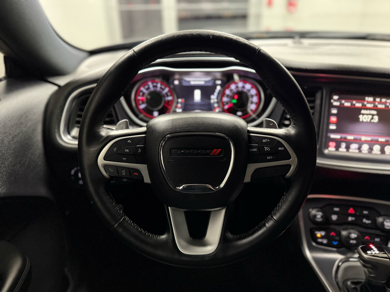 Dodge Challenger 2dr Cpe SXT Plus 2015