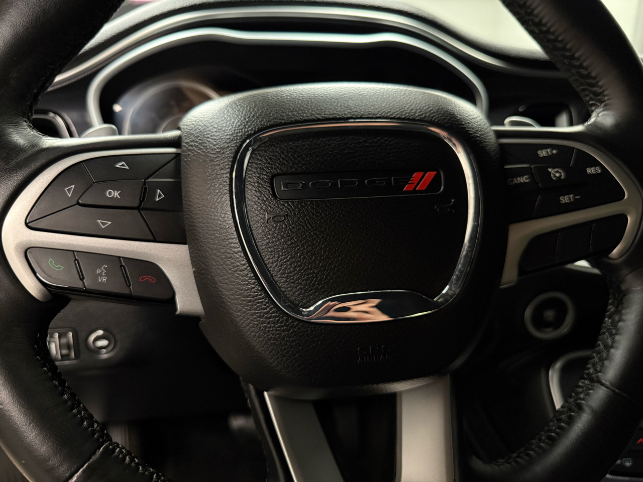 Dodge Challenger 2dr Cpe SXT Plus 2015