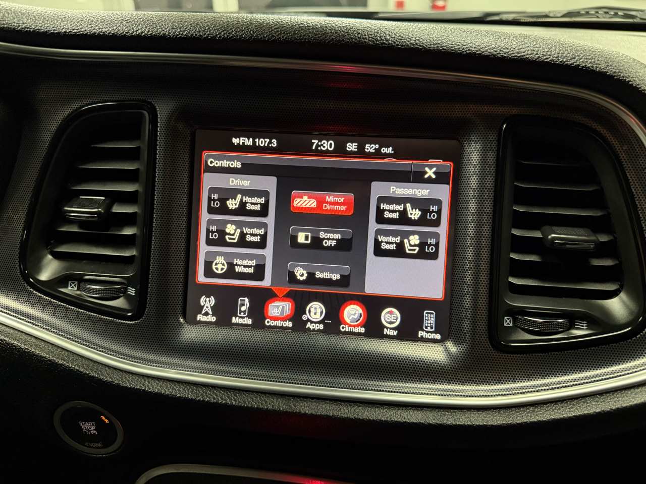 Dodge Challenger 2dr Cpe SXT Plus 2015