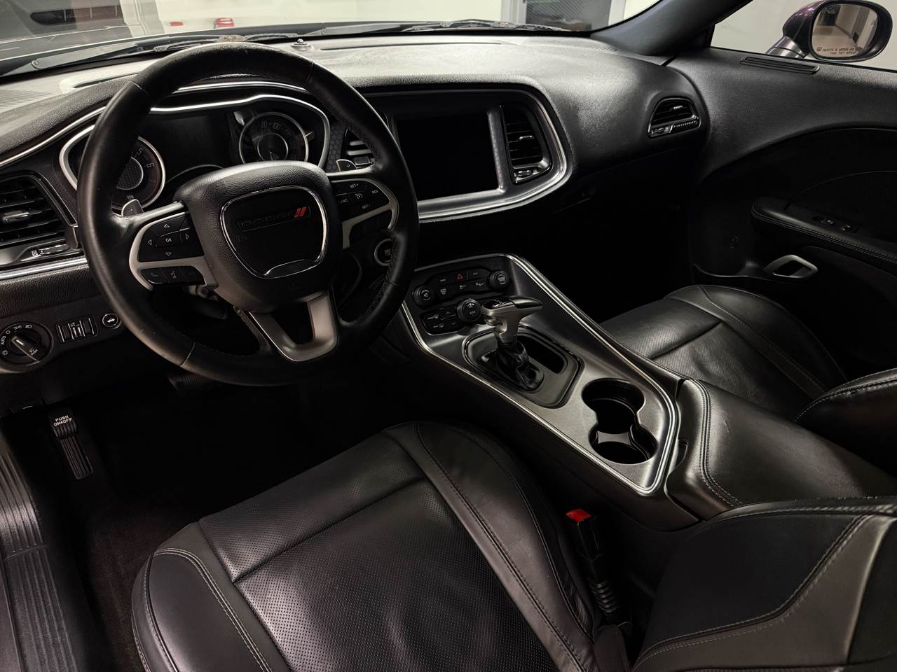 Dodge Challenger 2dr Cpe SXT Plus 2015