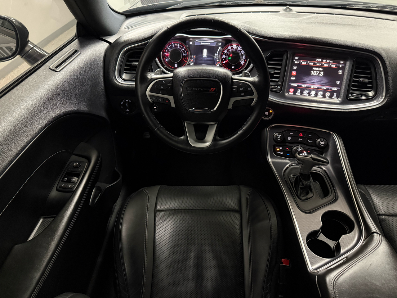 Dodge Challenger 2dr Cpe SXT Plus 2015