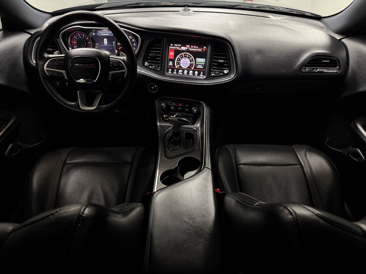 Dodge Challenger 2dr Cpe SXT Plus 2015