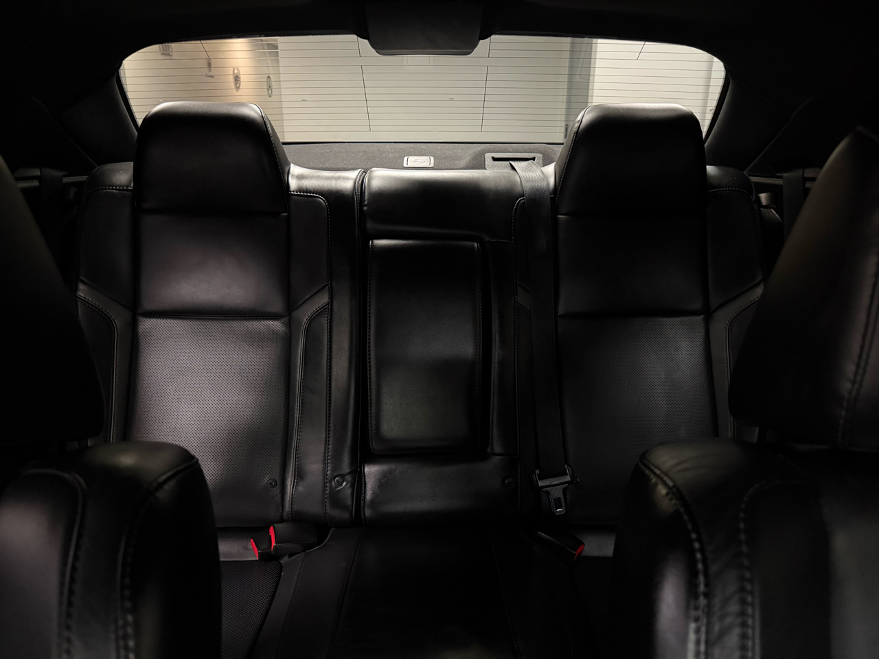 Dodge Challenger 2dr Cpe SXT Plus 2015