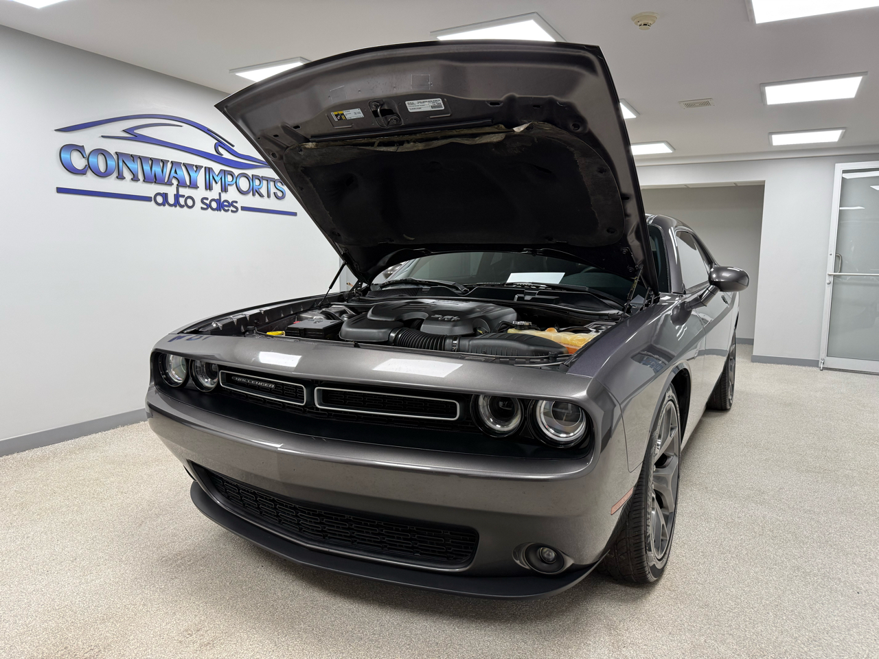 Dodge Challenger 2dr Cpe SXT Plus 2015