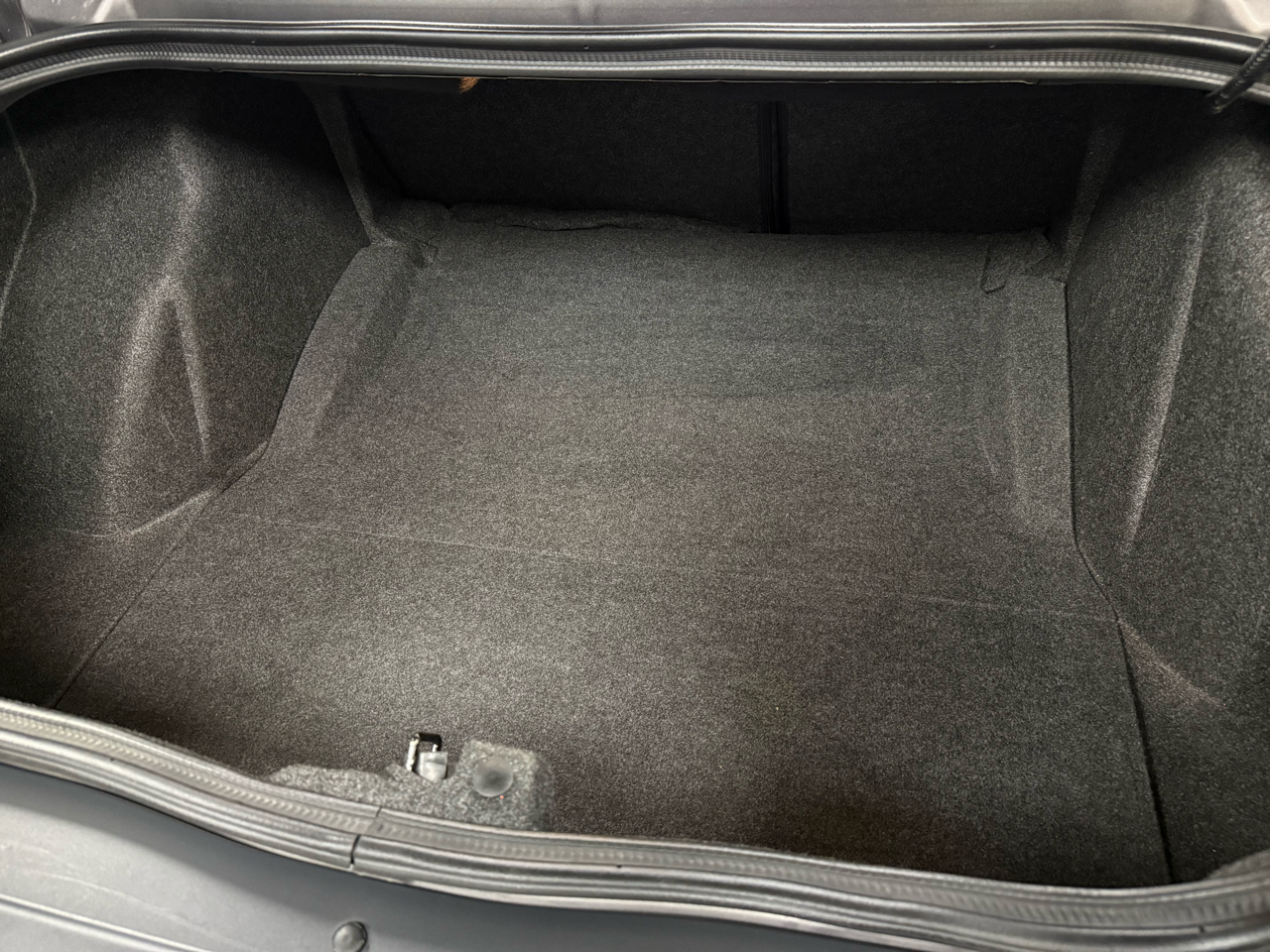 Dodge Challenger 2dr Cpe SXT Plus 2015