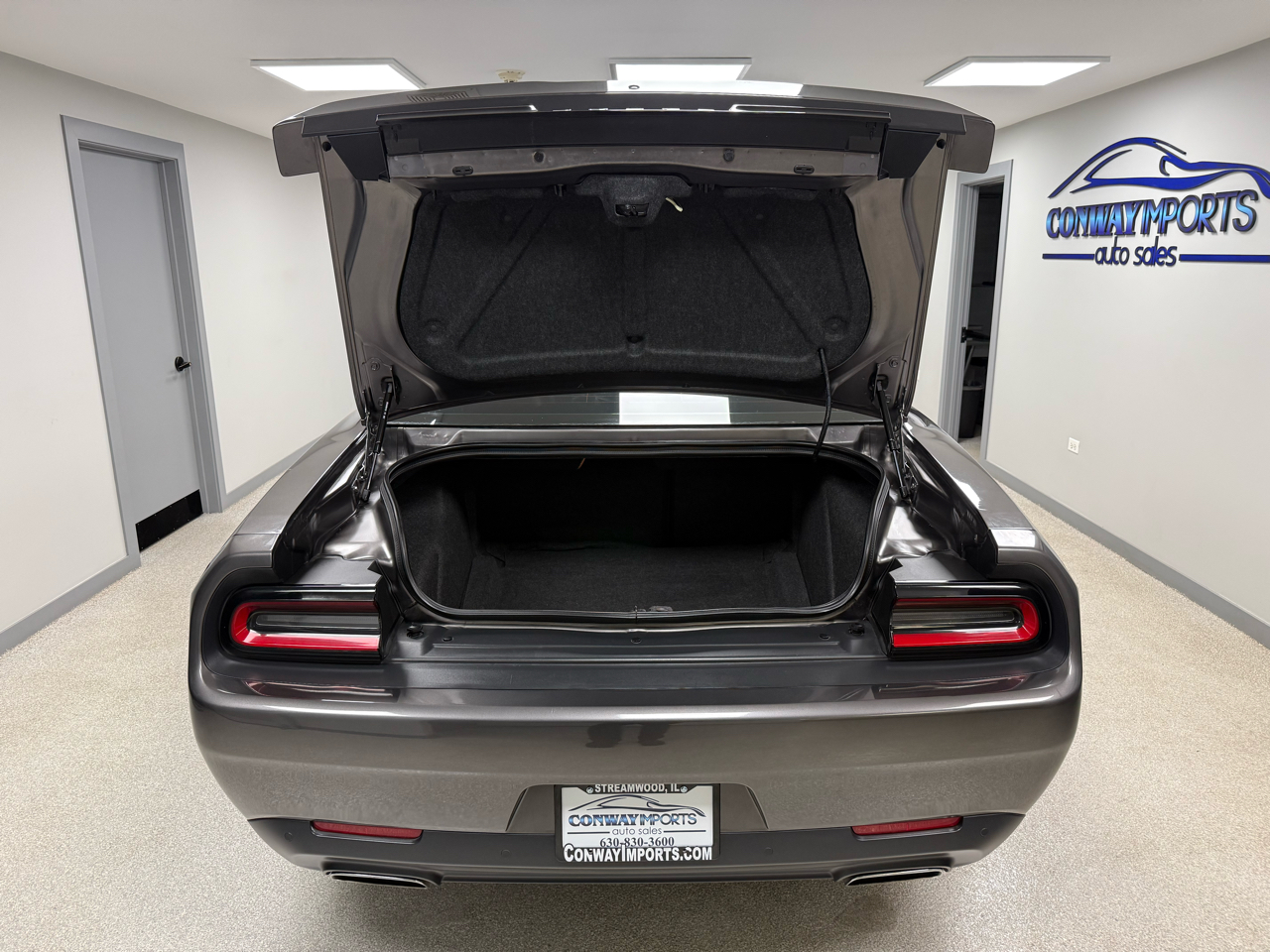 Dodge Challenger 2dr Cpe SXT Plus 2015