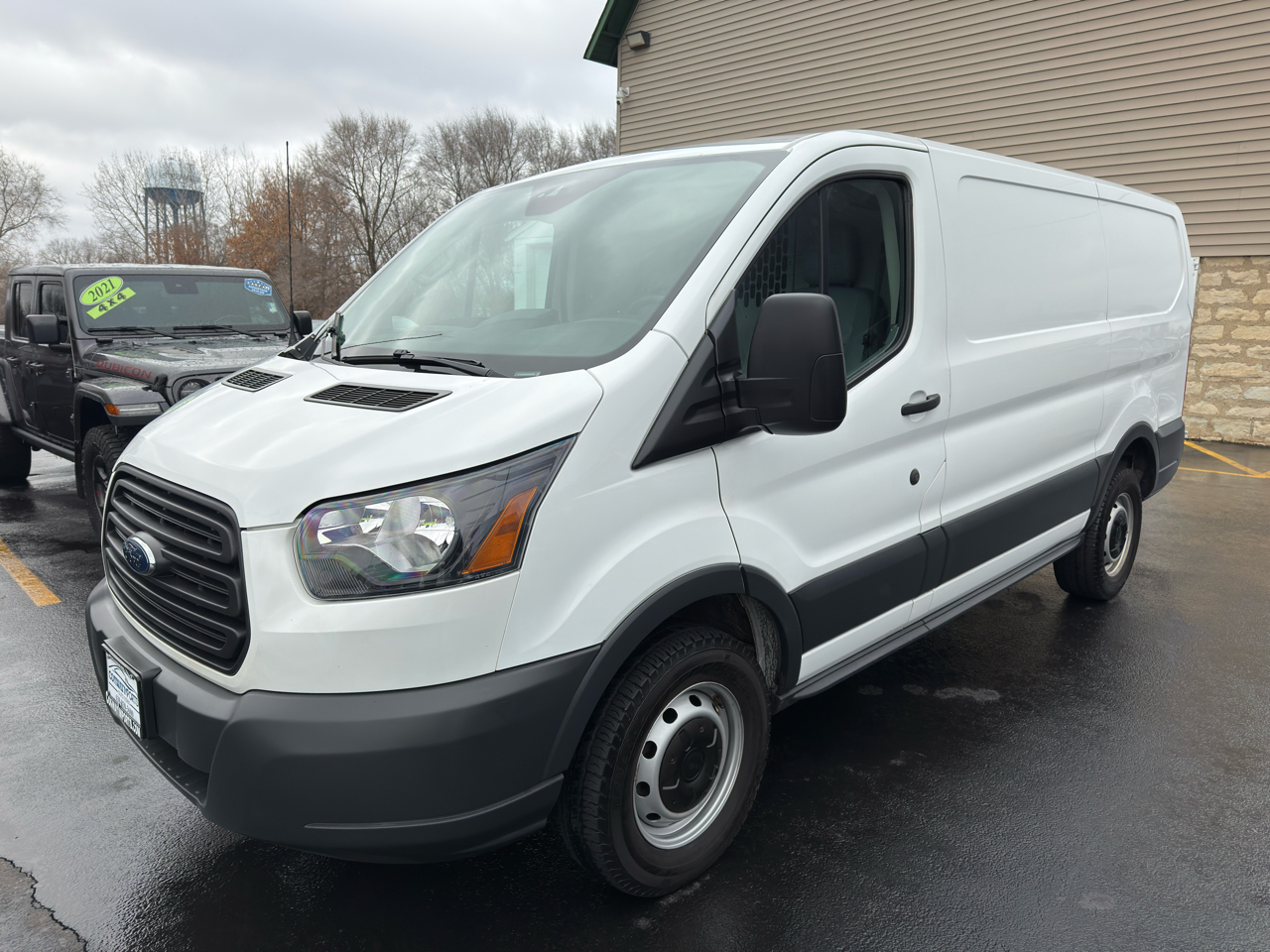 Ford Transit Van T-250 130" Low Rf 9000 GVWR Swing-Out RH Dr 2018