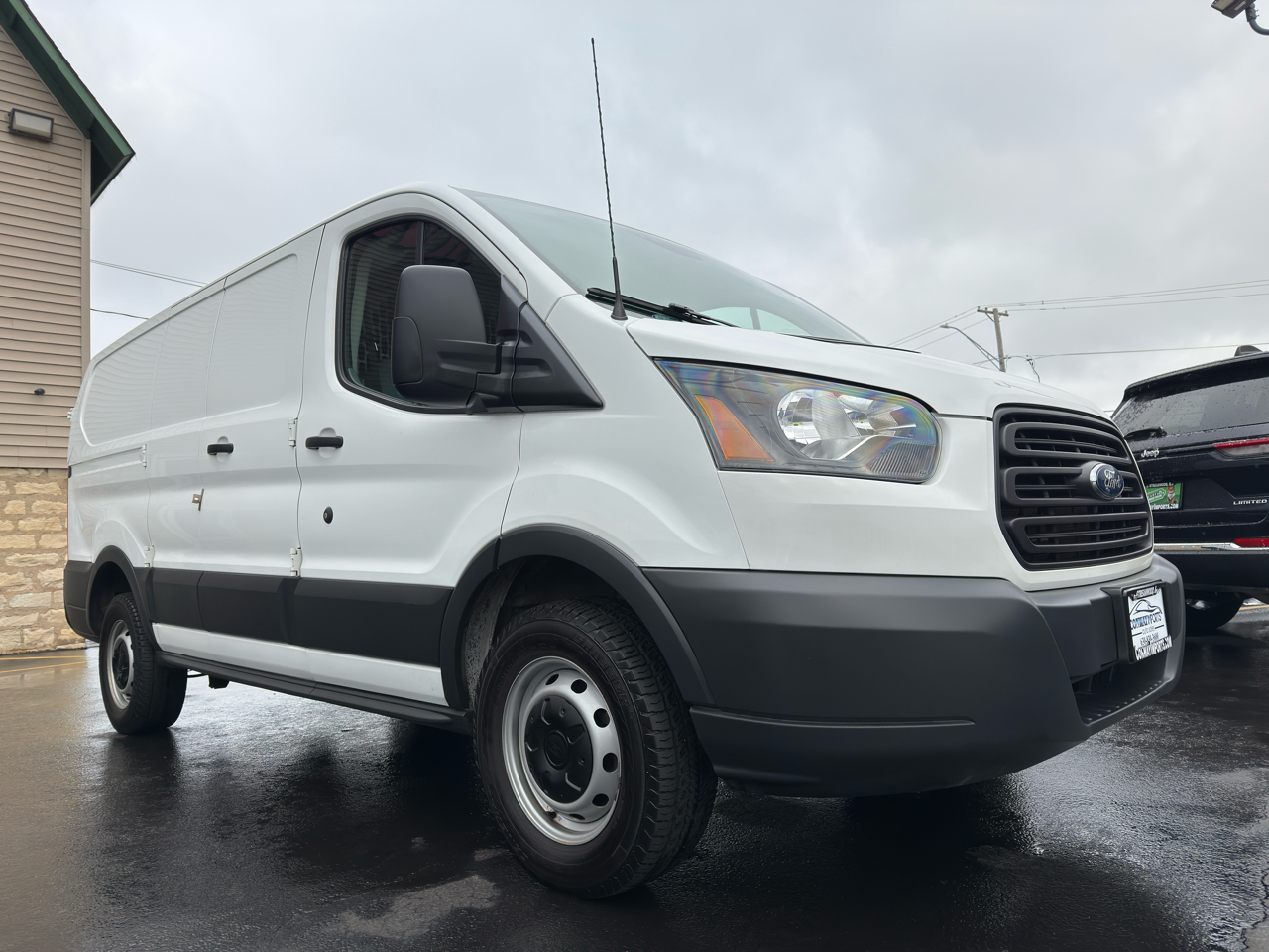 Ford Transit Van T-250 130" Low Rf 9000 GVWR Swing-Out RH Dr 2018