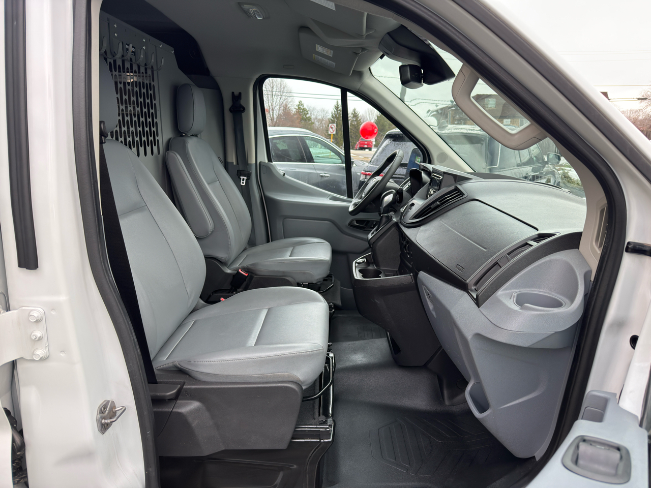 Ford Transit Van T-250 130" Low Rf 9000 GVWR Swing-Out RH Dr 2018