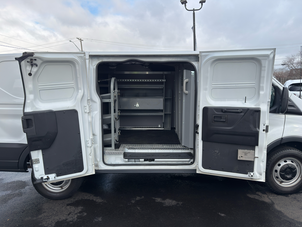 Ford Transit Van T-250 130" Low Rf 9000 GVWR Swing-Out RH Dr 2018