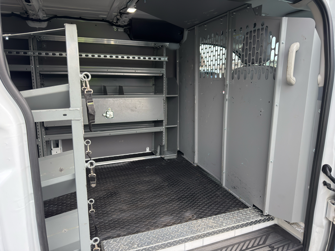 Ford Transit Van T-250 130" Low Rf 9000 GVWR Swing-Out RH Dr 2018