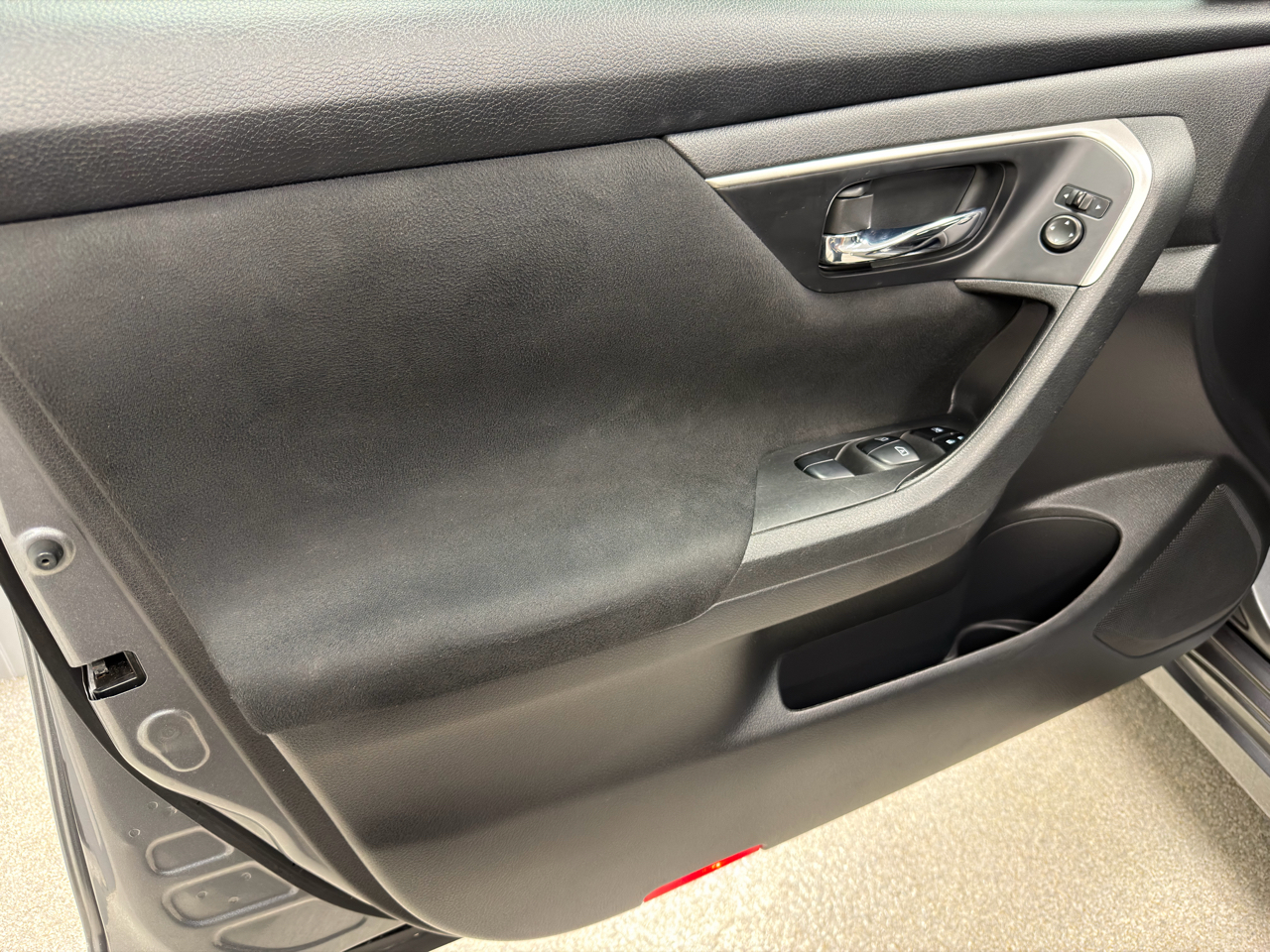 Nissan Altima 4dr Sdn I4 2.5 SV 2015