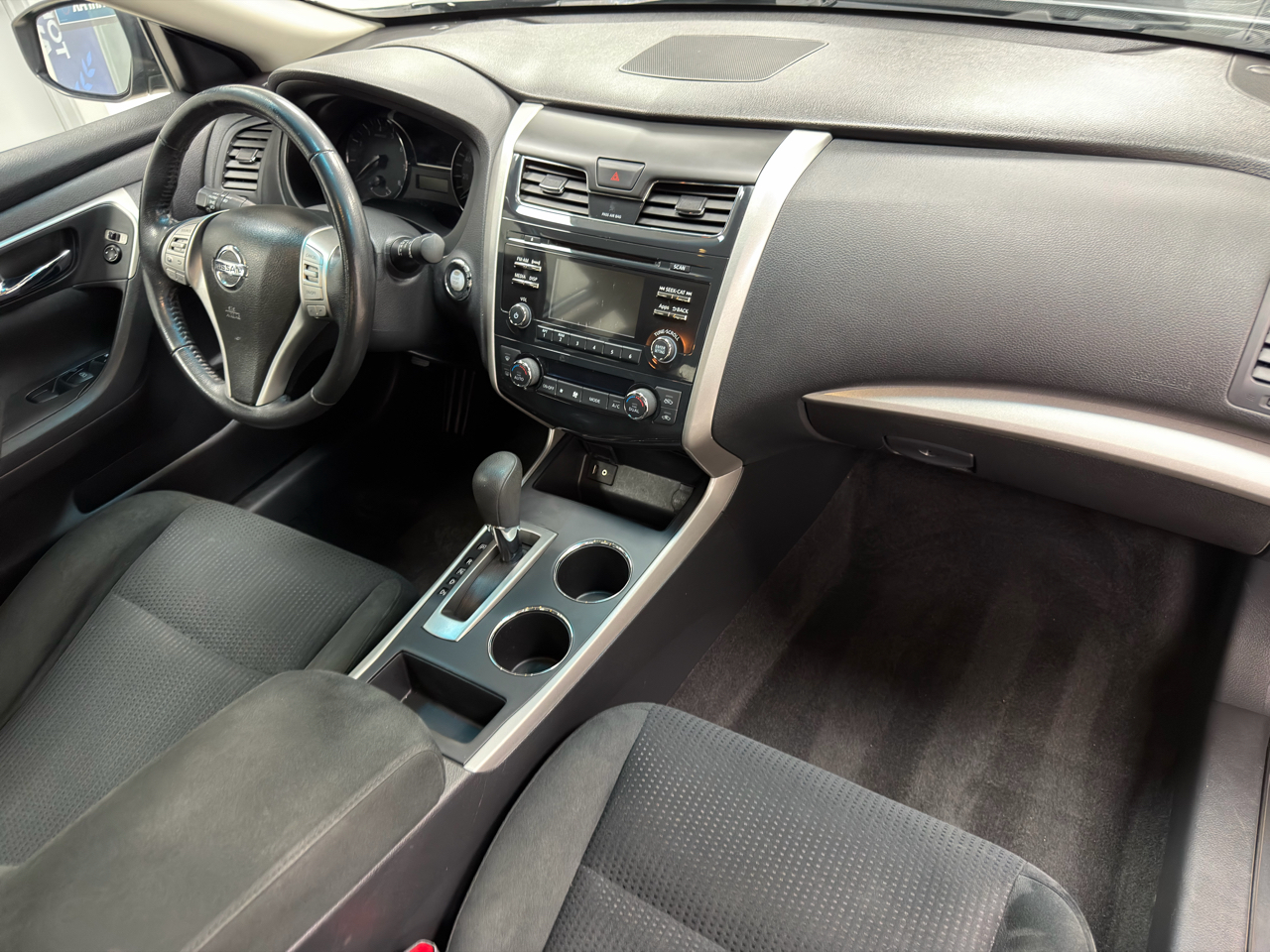 Nissan Altima 4dr Sdn I4 2.5 SV 2015