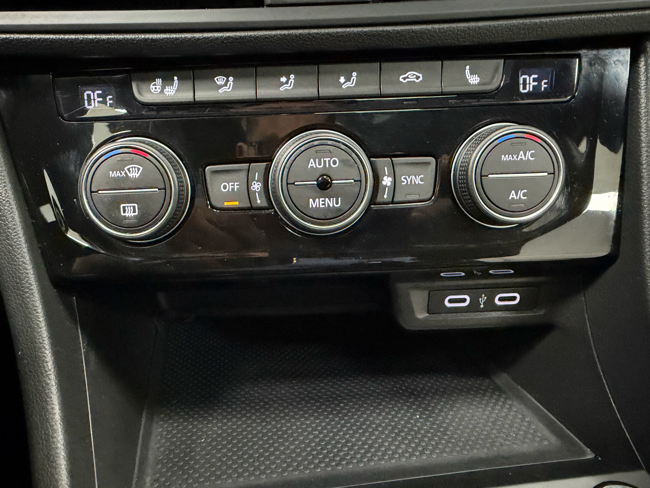 Volkswagen Jetta R-Line Auto 2021