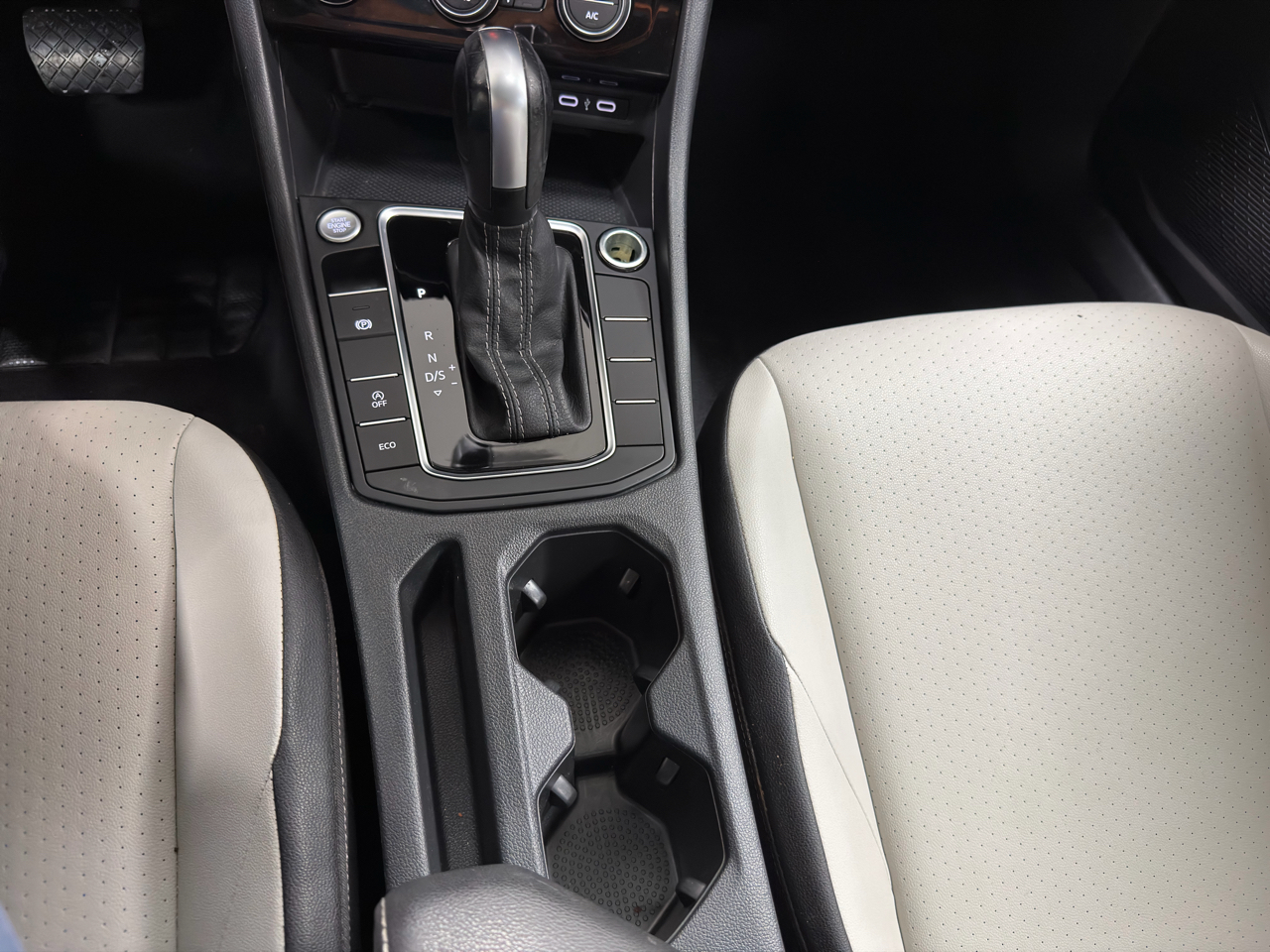 Volkswagen Jetta R-Line Auto 2021