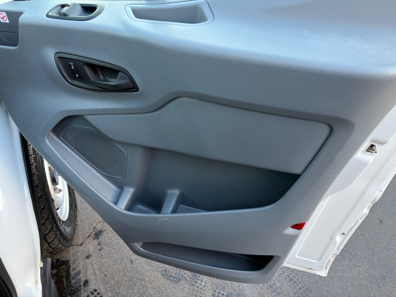 Ford Transit Van T-150 148" Med Rf 8600 GVWR Sliding RH Dr 2019