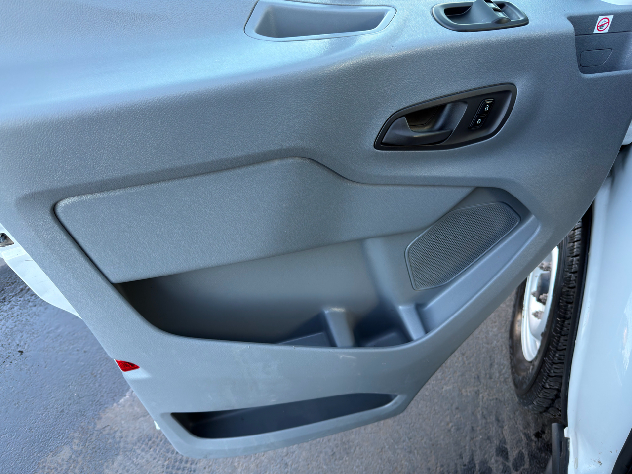 Ford Transit Van T-150 148" Med Rf 8600 GVWR Sliding RH Dr 2019