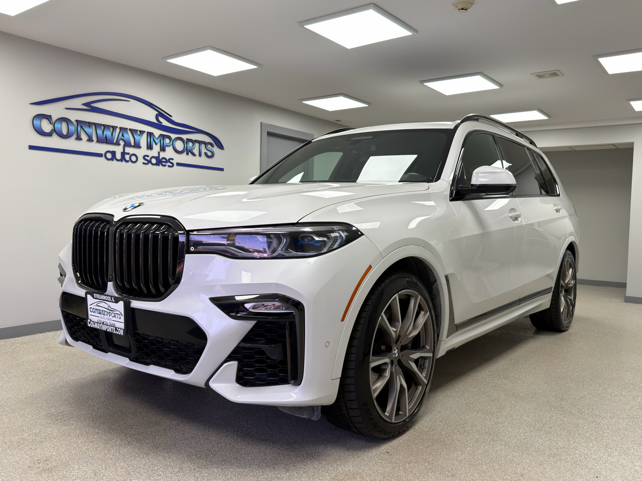 BMW X7 M50i Sports Activity Vehicle 2021