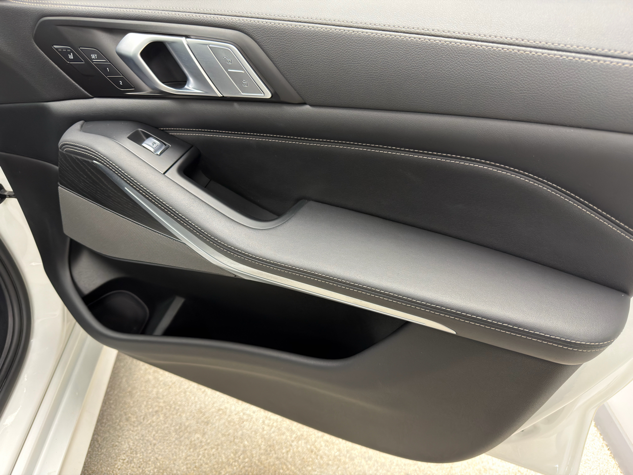 BMW X7 M50i Sports Activity Vehicle 2021