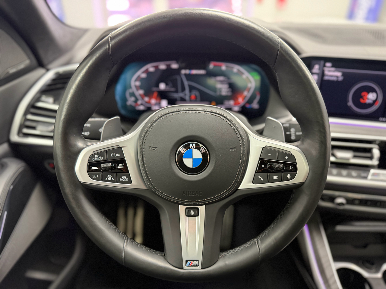 BMW X7 M50i Sports Activity Vehicle 2021