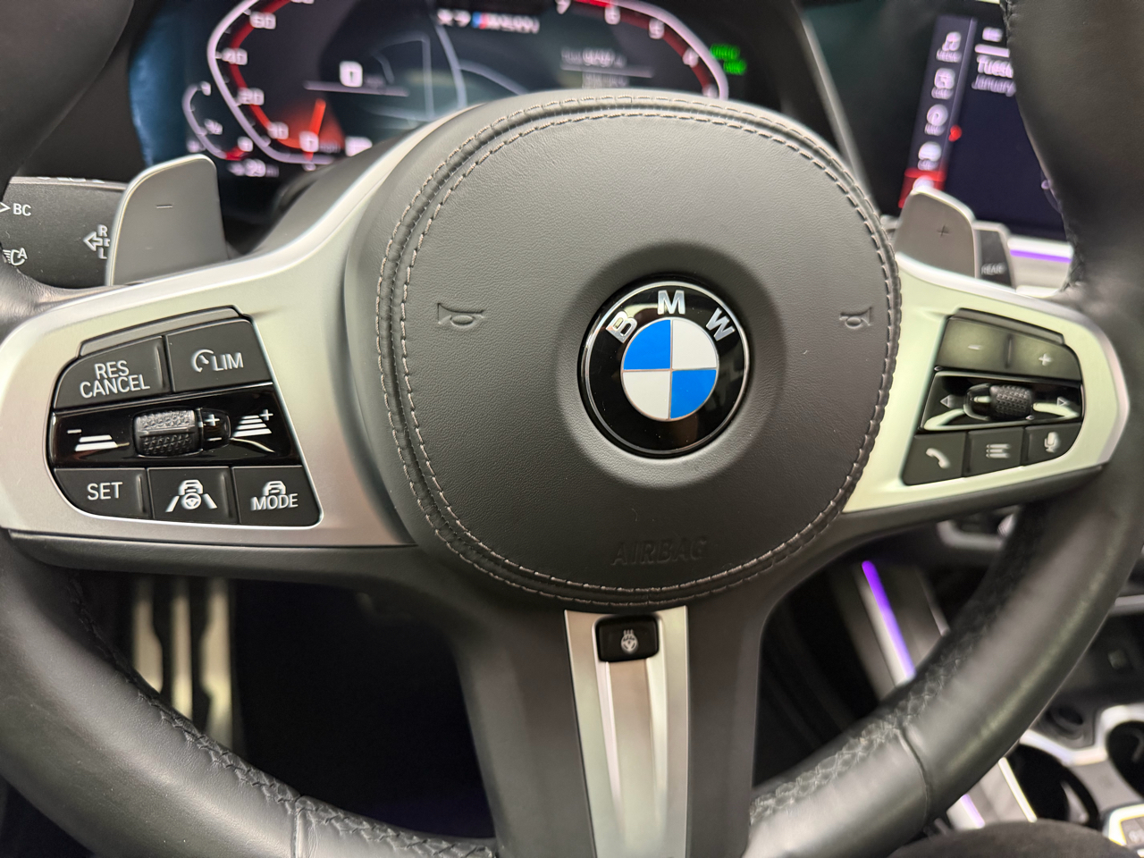 BMW X7 M50i Sports Activity Vehicle 2021