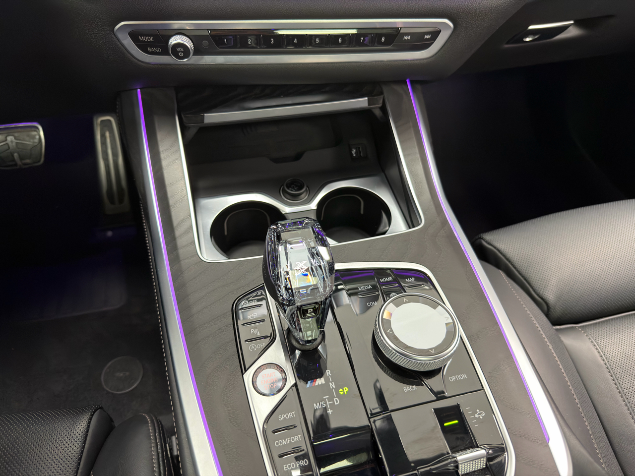 BMW X7 M50i Sports Activity Vehicle 2021