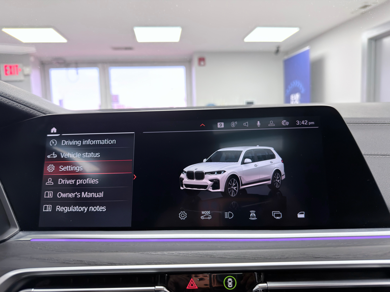 BMW X7 M50i Sports Activity Vehicle 2021