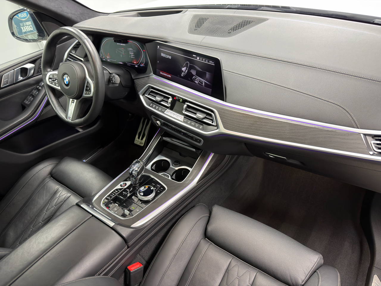 BMW X7 M50i Sports Activity Vehicle 2021