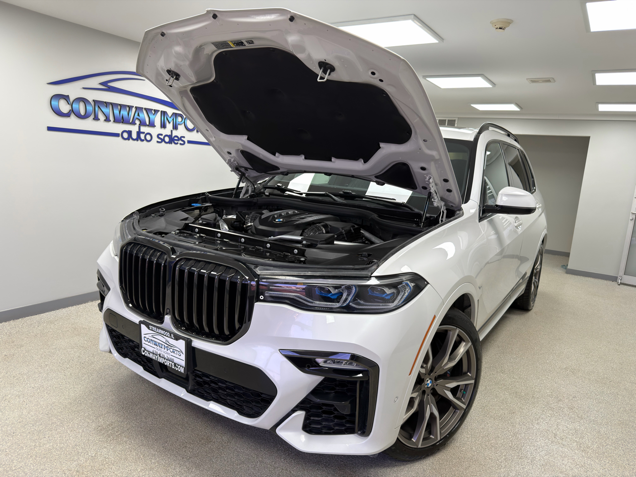 BMW X7 M50i Sports Activity Vehicle 2021