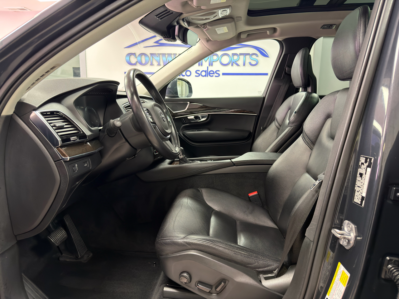 Volvo XC90 T6 AWD 7-Passenger Momentum 2017