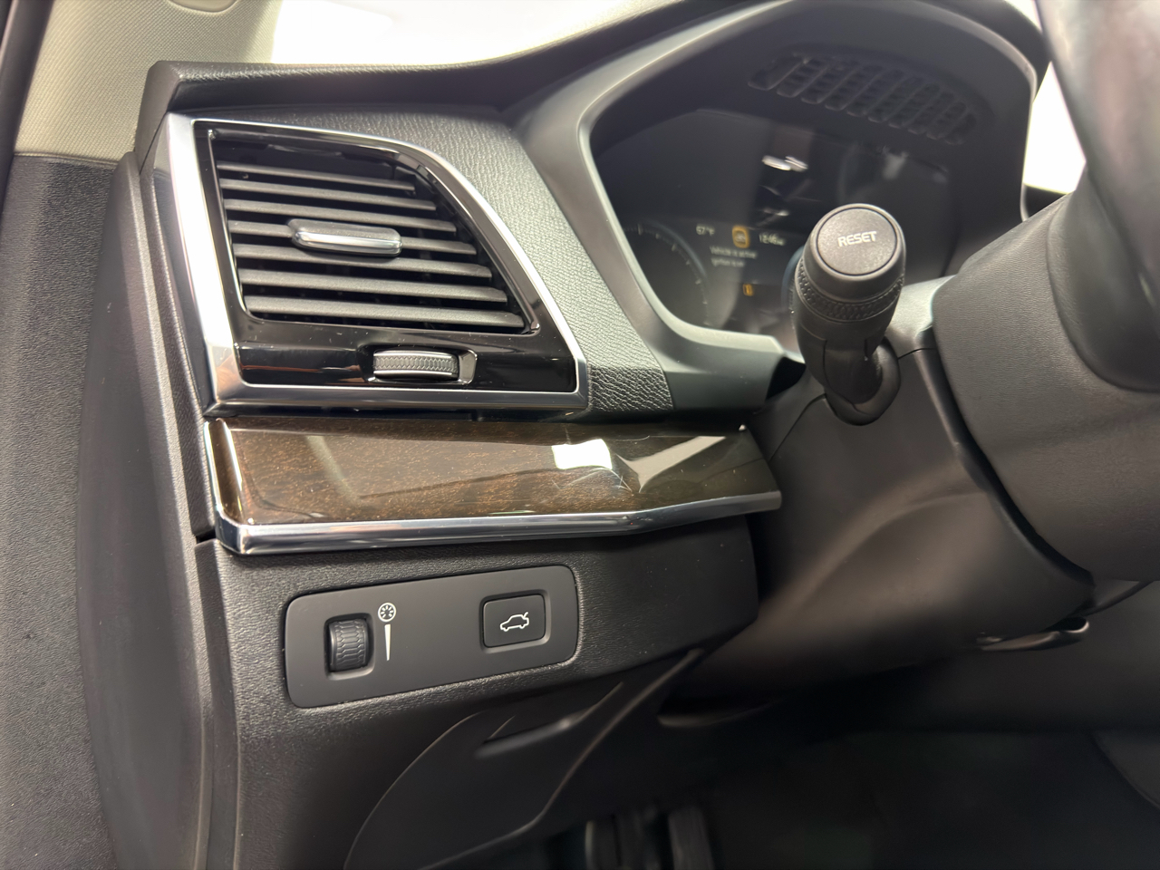 Volvo XC90 T6 AWD 7-Passenger Momentum 2017