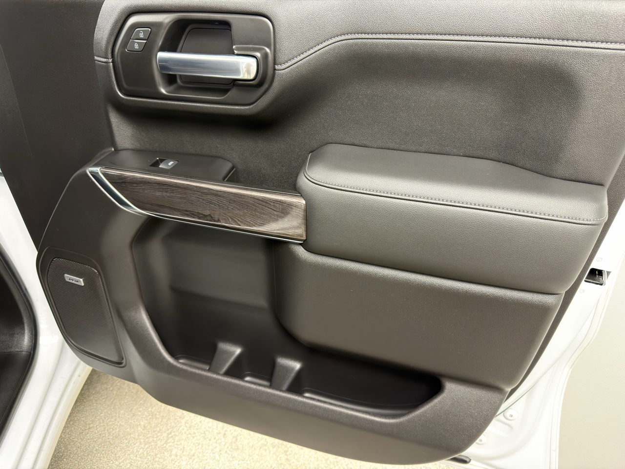 Chevrolet Silverado 1500 4WD Crew Cab 147" LTZ 2020