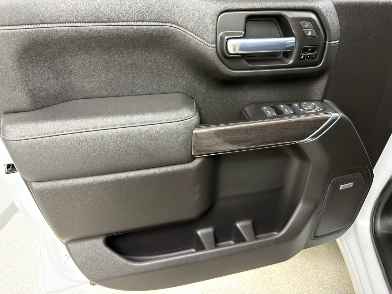 Chevrolet Silverado 1500 4WD Crew Cab 147" LTZ 2020