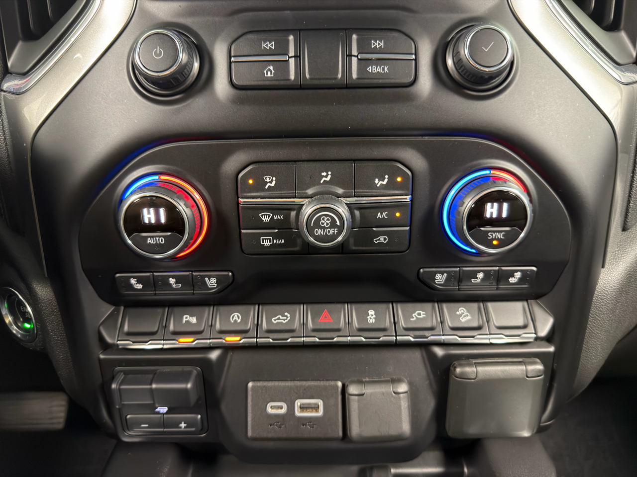 Chevrolet Silverado 1500 4WD Crew Cab 147" LTZ 2020