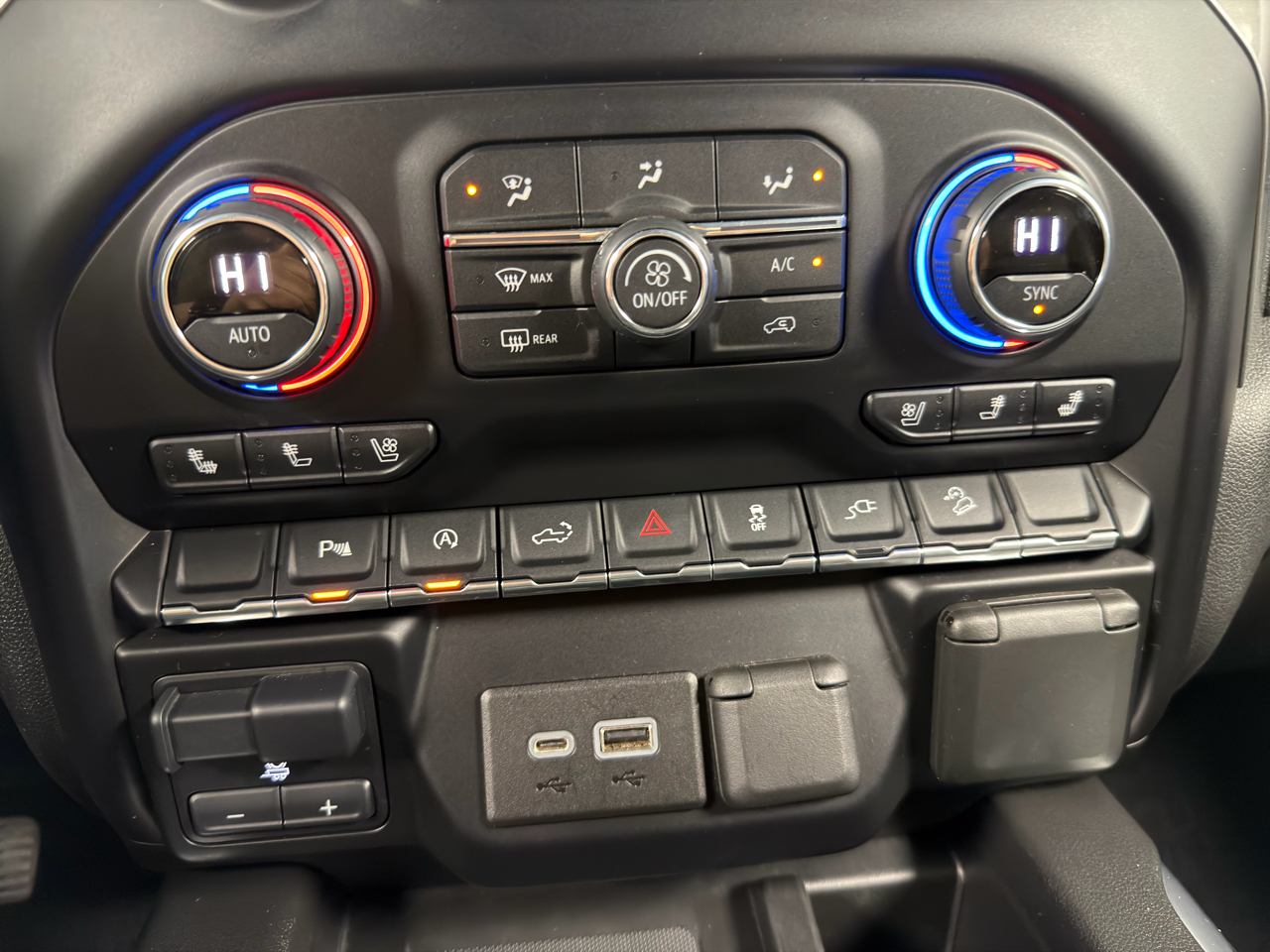 Chevrolet Silverado 1500 4WD Crew Cab 147" LTZ 2020