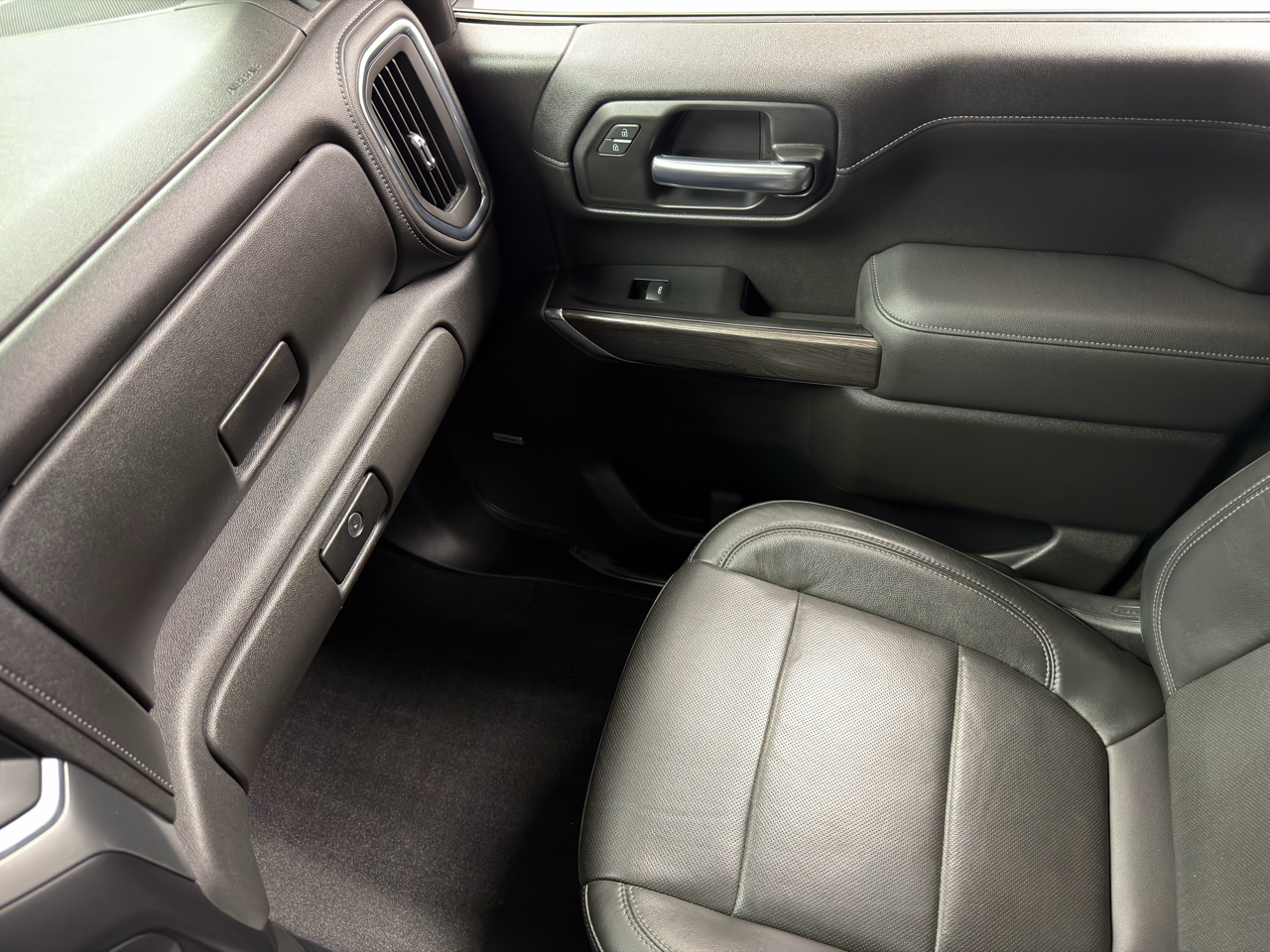 Chevrolet Silverado 1500 4WD Crew Cab 147" LTZ 2020