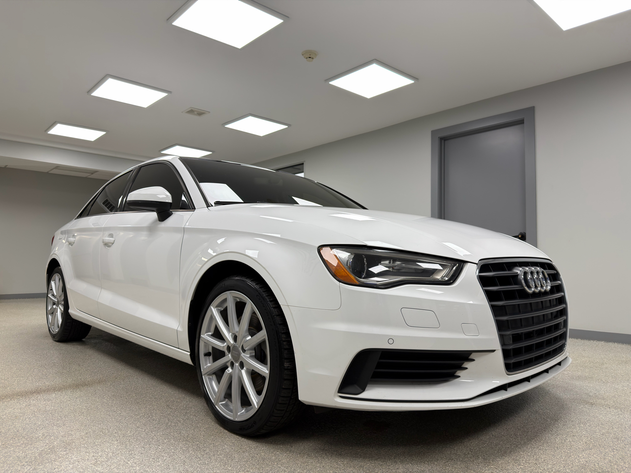 Audi A3 4dr Sdn FWD 1.8T Premium 2016