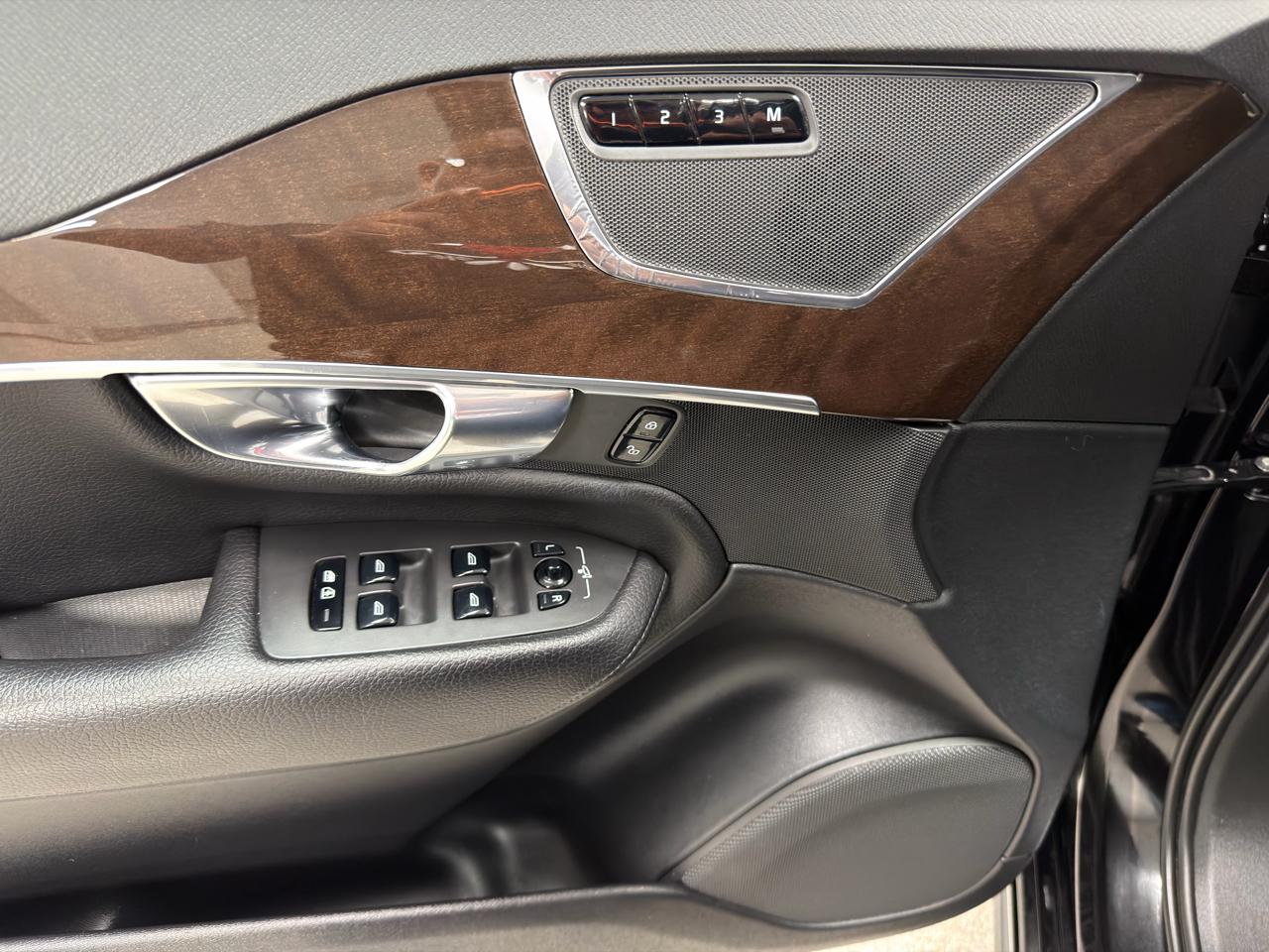 Volvo XC90 T6 AWD Momentum 2019