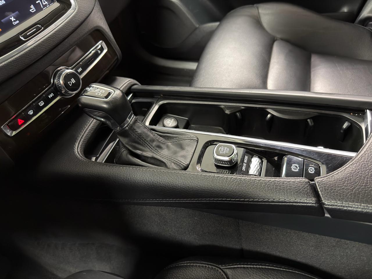 Volvo XC90 T6 AWD Momentum 2019