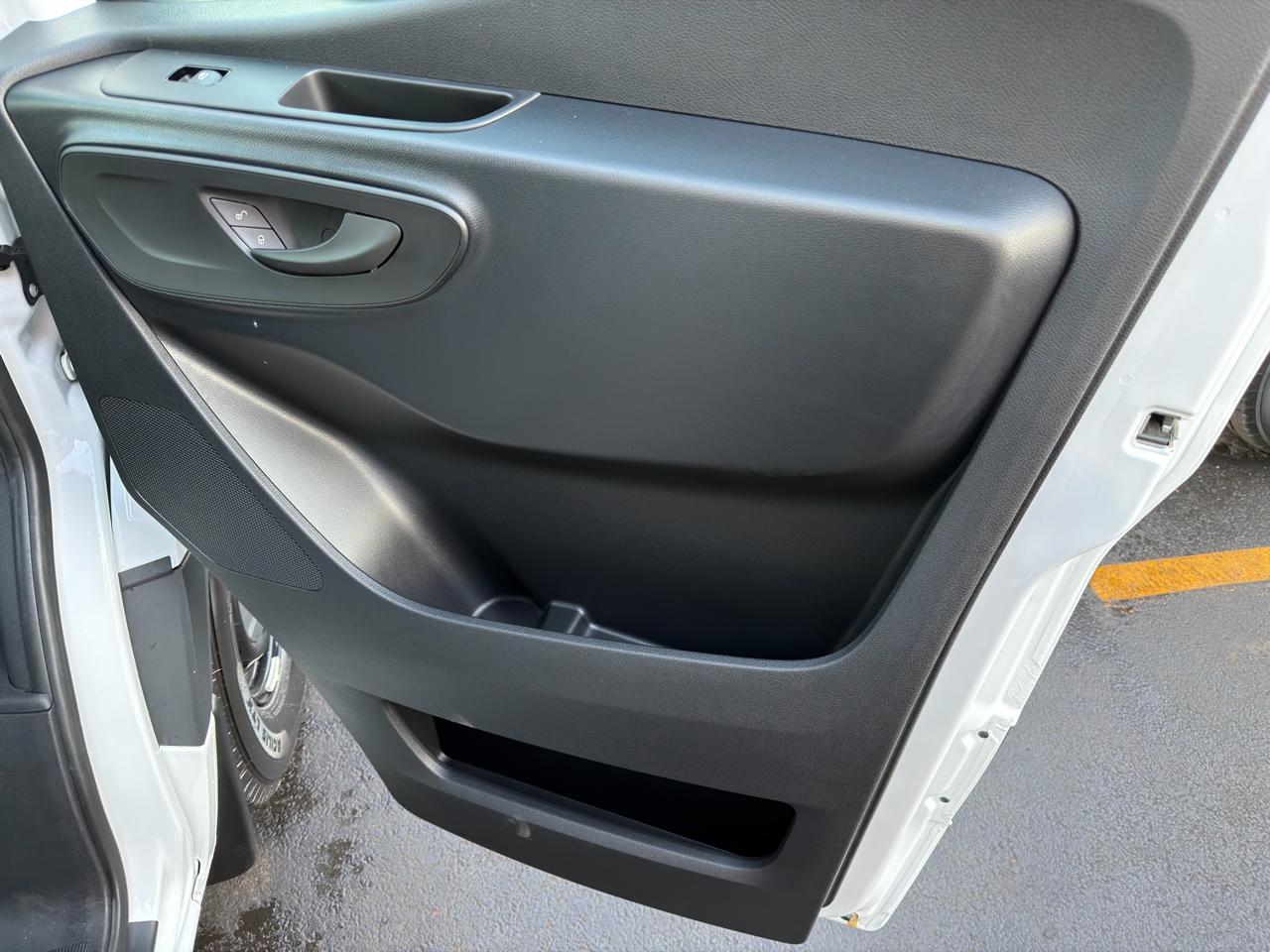 Mercedes-Benz eSprinter Cargo Van 2500 High Roof 170" RWD 2024