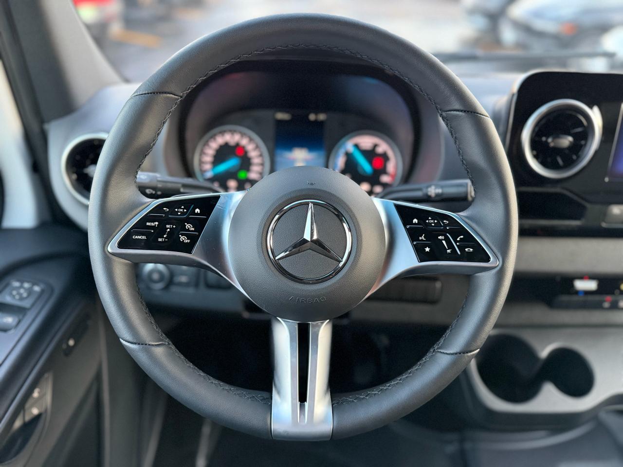 Mercedes-Benz eSprinter Cargo Van 2500 High Roof 170" RWD 2024