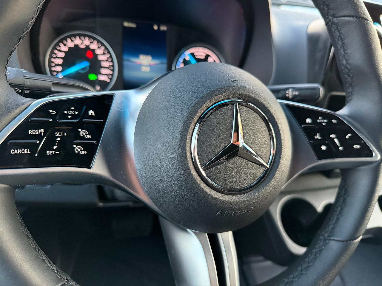 Mercedes-Benz eSprinter Cargo Van 2500 High Roof 170" RWD 2024