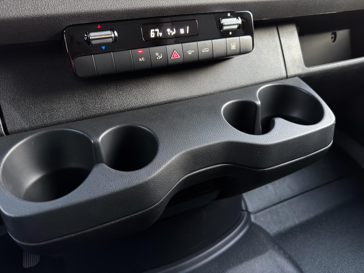 Mercedes-Benz eSprinter Cargo Van 2500 High Roof 170" RWD 2024