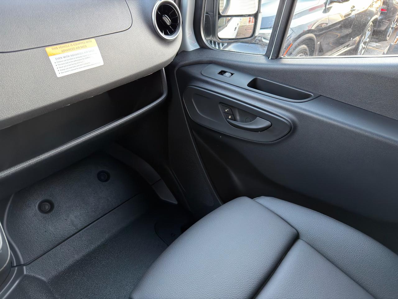 Mercedes-Benz eSprinter Cargo Van 2500 High Roof 170" RWD 2024