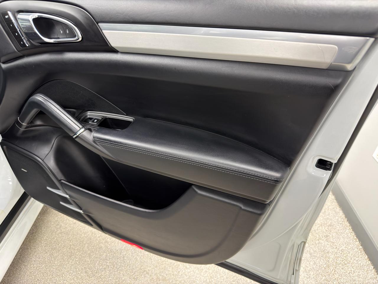 Porsche Cayenne AWD 4dr GTS 2016